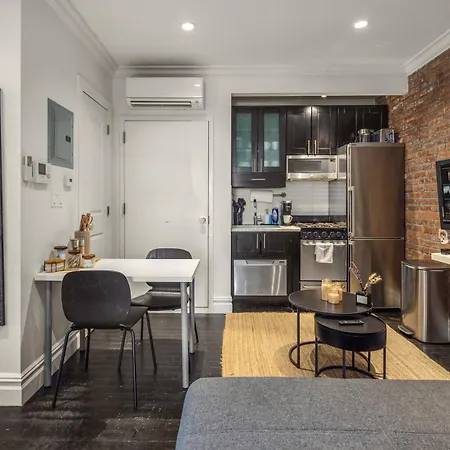 Rustic Nyc In Trendy Hudson Yard New York