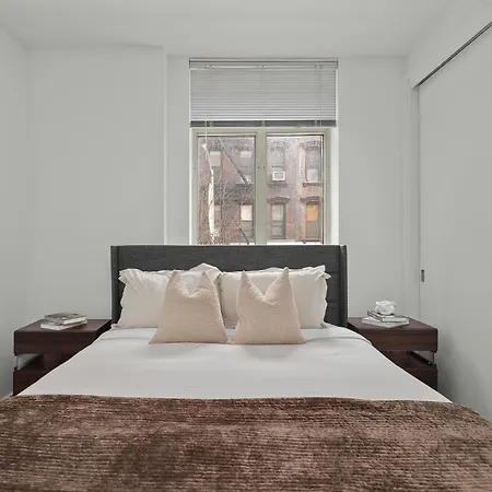 Apartment Modern 2br Steps From New York's Iconic Broadway