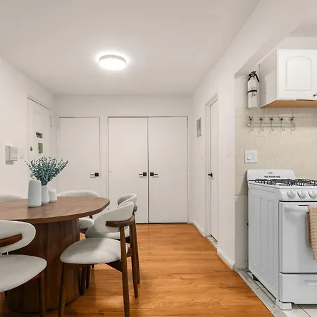 East Village Manhattan 3br For Life * New York
