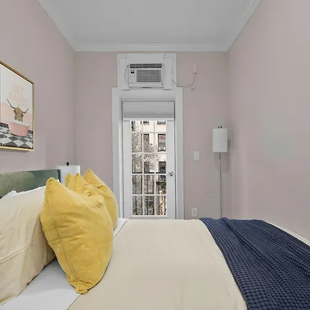 Apartment Spacious Midtown Retreat 2br Nyc Haven Near Landmarks