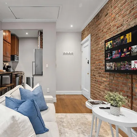Spacious Midtown Retreat 2br Nyc Haven Near Landmarks Apartment New York