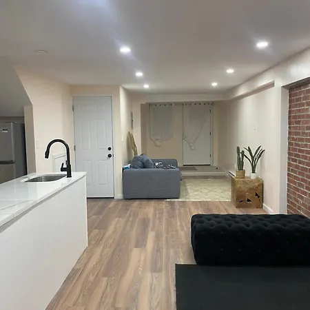 Modern Brooklyn Escape 1 Homestay *
