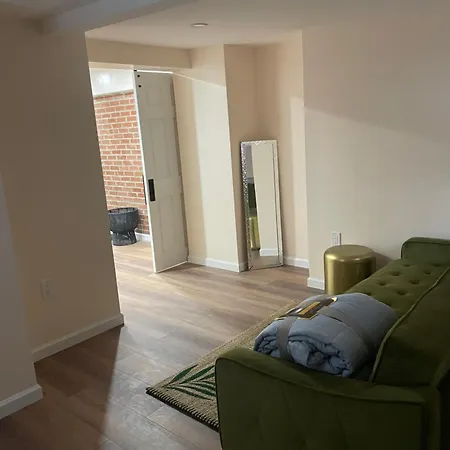 Modern Brooklyn Escape 1 *