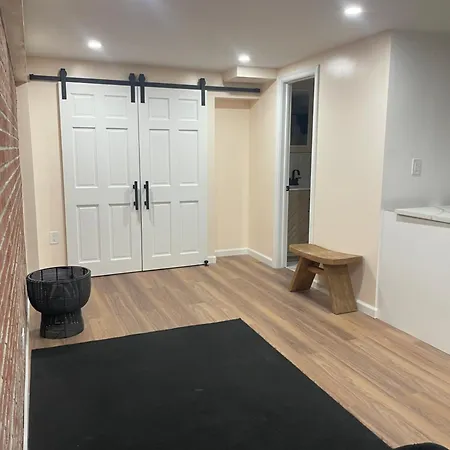 Modern Brooklyn Escape 1 Homestay