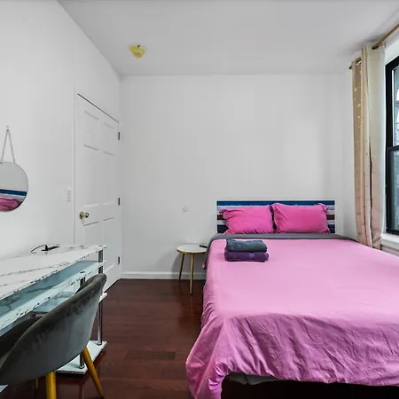 Monthly Lower East Side Two Bedroom Hotel 4*