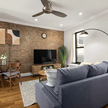 Stylish Nyc Retreat Near Attractions