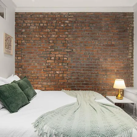 Apartment Nyc's Prime Location Upscale 2br