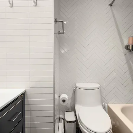 Apartment Nyc's Prime Location Upscale 2br *