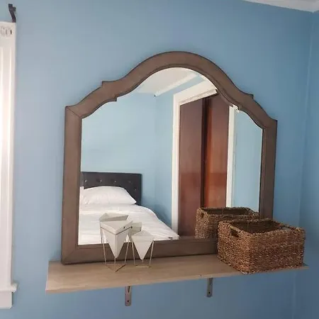 Apartment With Ayana In St Albans New York