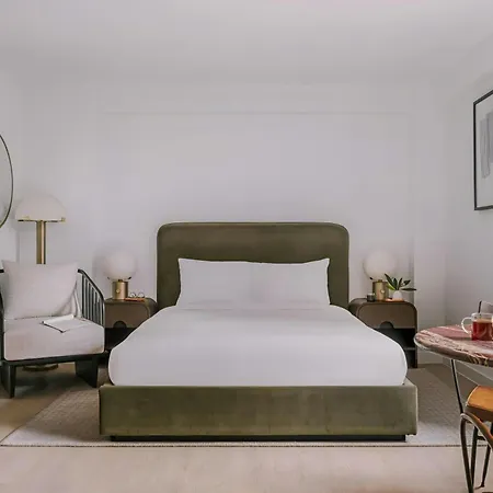 Nester Finn Grand Central 4*