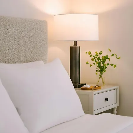 Nester Finn Financial District 4*