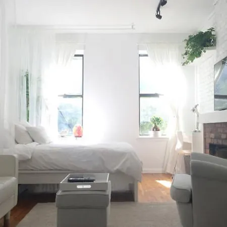 Sunny Chelsea Getaway Apartment New York