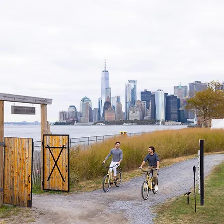 Collective Retreats Governors Island 4*