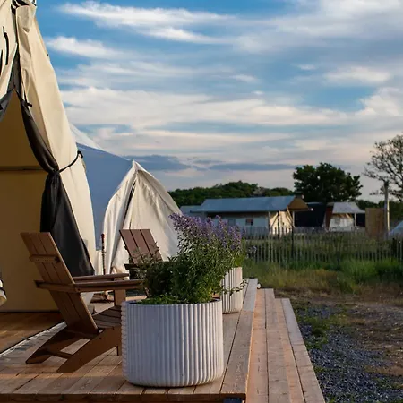 Collective Retreats Governors Island 4*