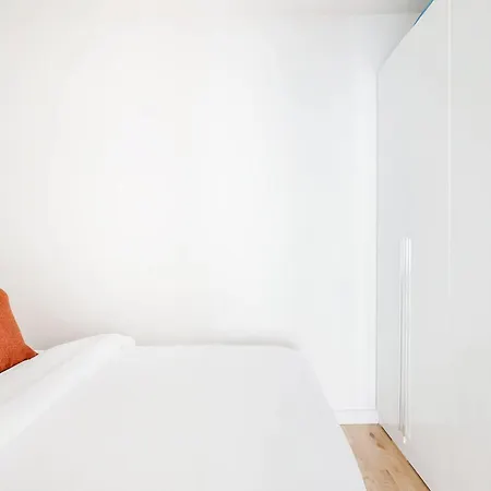 69-2c Brand New Prime Lower East Side 1br Apartment New York