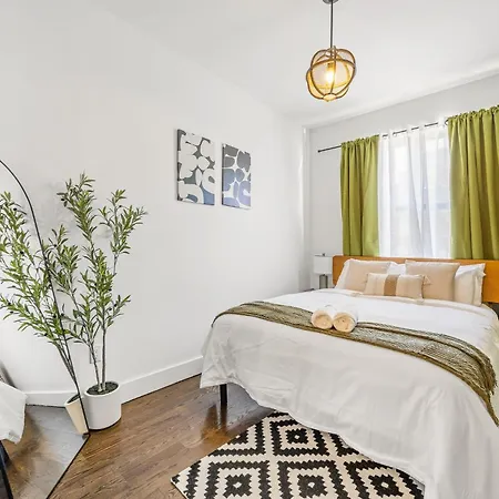Mid-century 5br And 5 Baths W Ps5 & Laundry Apartment