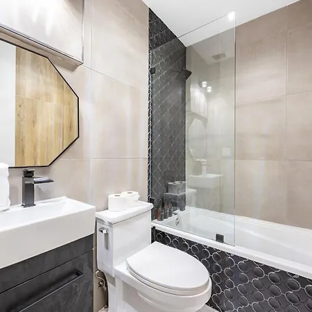 Apartment Mid-century 5br And 5 Baths W Ps5 & Laundry *