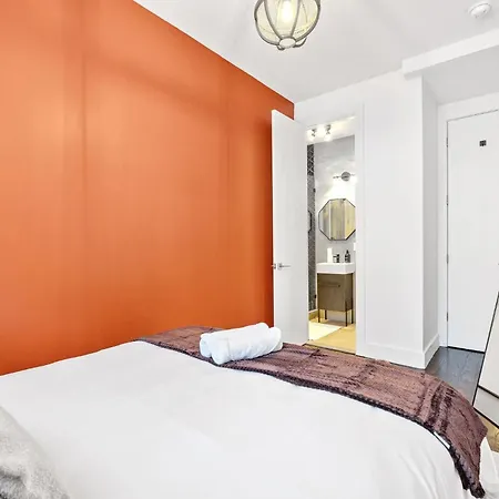 Apartment Mid-century 5br And 5 Baths W Ps5 & Laundry New York