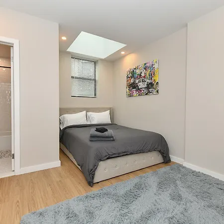 Luxury Five Br Chic Duplex In The Heart Of Soho Apartment *