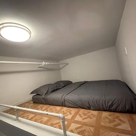 Apartment Union Square 4 With Shower - Shared Toilet *