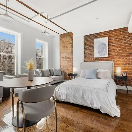 Chic In The Heart Of Brooklyn Apartment *