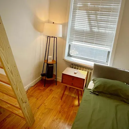 Union Square 4 With Shower - Shared Toilet Apartment New York