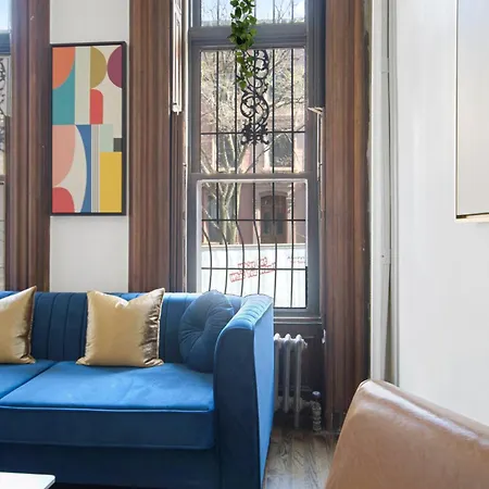 3br Nyc Brownstone Game Backyard Patio