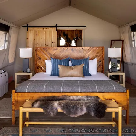 Collective Retreats Governors Island 4*