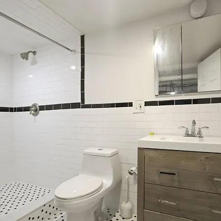 3br Nyc Brownstone Game Backyard Patio