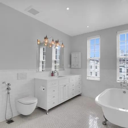 Holiday home 399- Luxury 6br 5baths Townhouse With Garage In Carroll New York