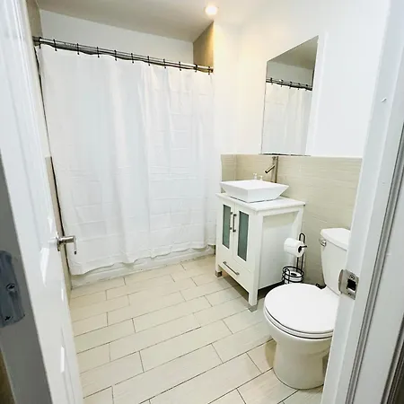 Apartment Modern Comfort 2br Haven Shared With The Host