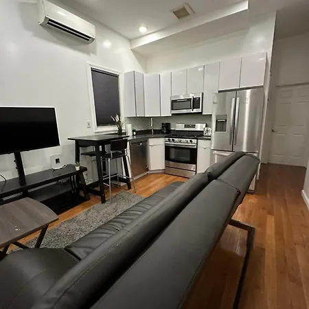 Apartment Modern Comfort 2br Haven Shared With The Host New York