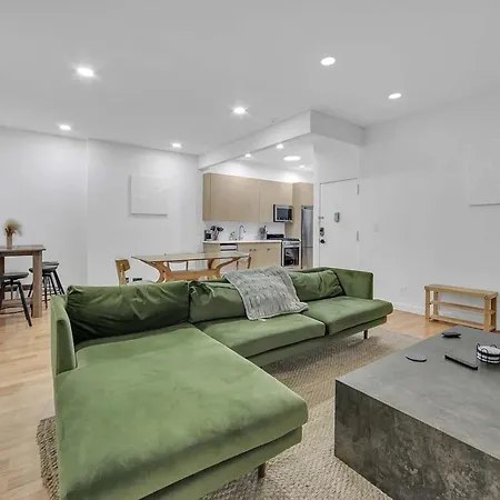 Apartment 51-1a Renovated 3br 2bath Prime Soho