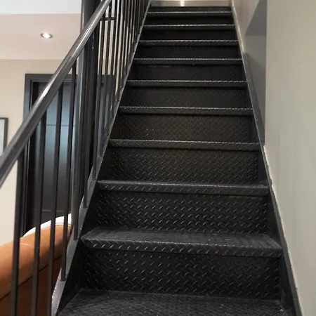 Spacious 4br 2ba Duplex With Private Patio Wd