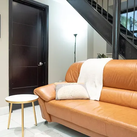 Spacious 4br 2ba Duplex With Private Patio Wd * New York