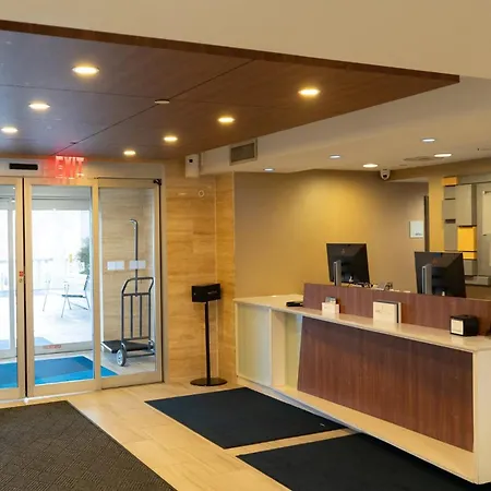 Express Maspeth By Ihg
