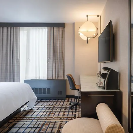 Hotel Hilton Fashion District 4*