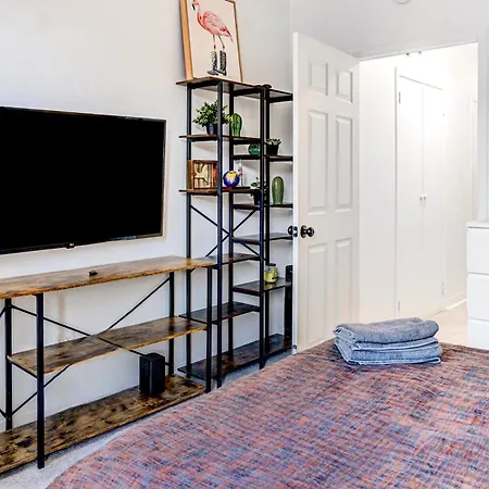 3bd Comfy Hub In Hells Kitchen New York