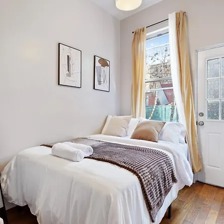 5bd Duplex W Private Patio Bbq And Arcade Games Apartment New York