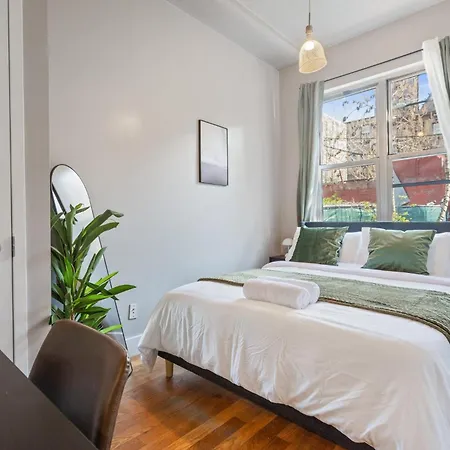 5bd Duplex W Private Patio Bbq And Arcade Games New York
