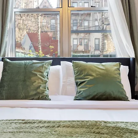Apartment 5bd Duplex W Private Patio Bbq And Arcade Games New York