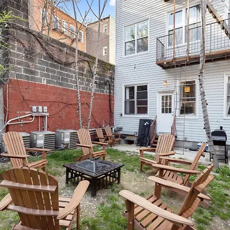 Apartment 5bd Duplex W Private Patio Bbq And Arcade Games *