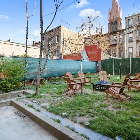 Apartment 5bd Duplex W Private Patio Bbq And Arcade Games New York