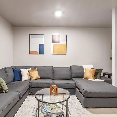 5bd Duplex W Private Patio Bbq And Arcade Games * New York