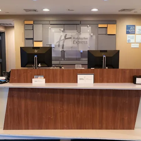 Express Maspeth By Ihg