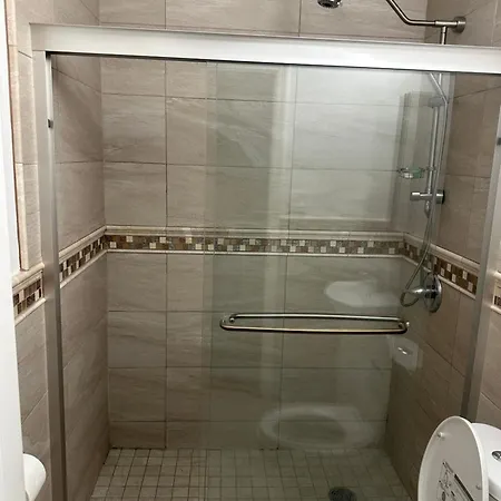 Guest house Private Bedroom And Private Bath 3*