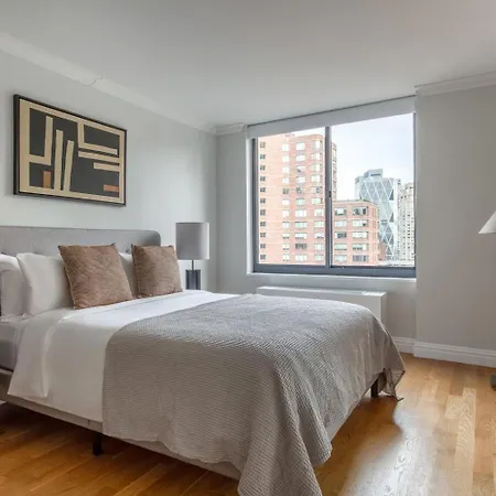 Midtown 1br W Doorman Wd Nr Times Square Nyc-1351 *