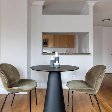 Apartment Midtown 1br W Doorman Wd Nr Times Square Nyc-1351