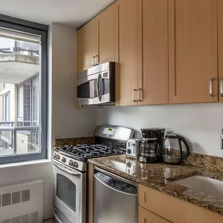 Apartment Midtown 1br W Doorman Wd Nr Times Square Nyc-1351 *