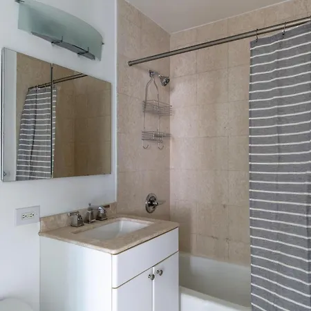 Midtown 1br W Doorman Wd Nr Times Square Nyc-1351 Apartment